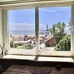 Lisbon, T2 Renewed Duplex With River View, Beato, Apartamento Lisboa