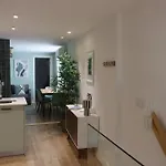 Lisbon, T2 Renewed Duplex With River View, Beato,