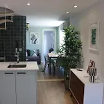 Apartamento Lisbon, T2 Renewed Duplex With River View, Beato,
