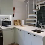 Lisbon, T2 Renewed Duplex With River View, Beato, Apartamento Lisboa
