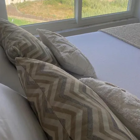 アパート Lisbon, T2 Renewed Duplex With River View, Beato,