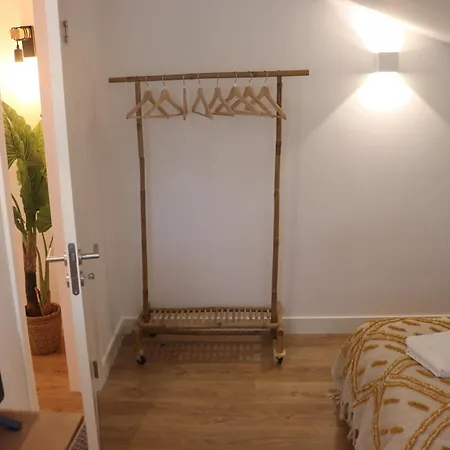 Daire Lisbon, T2 Renewed Duplex With River View, Beato,
