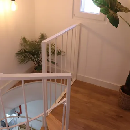 Daire Lisbon, T2 Renewed Duplex With River View, Beato, *