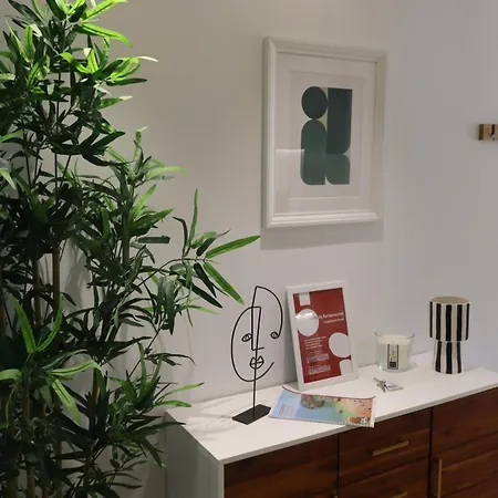Lisbon, T2 Renewed Duplex With River View, Beato, Daire *