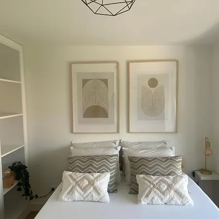 Lisbon, T2 Renewed Duplex With River View, Beato, Lisboa