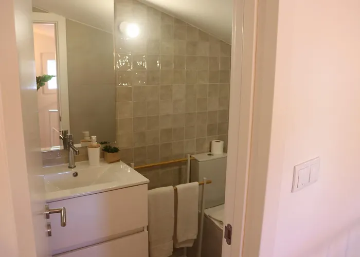 Lisbon, T2 Renewed Duplex With River View, Beato, *